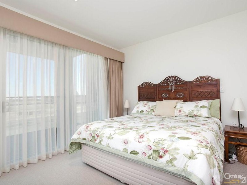 30 Karka Cove, New Port SA 5015