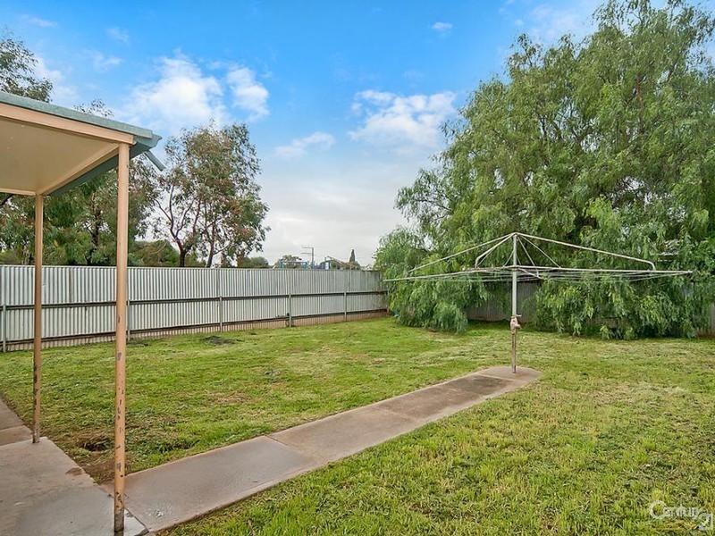 12 Yongala Street, Taperoo SA 5017
