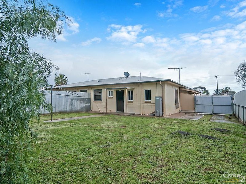 12 Yongala Street, Taperoo SA 5017