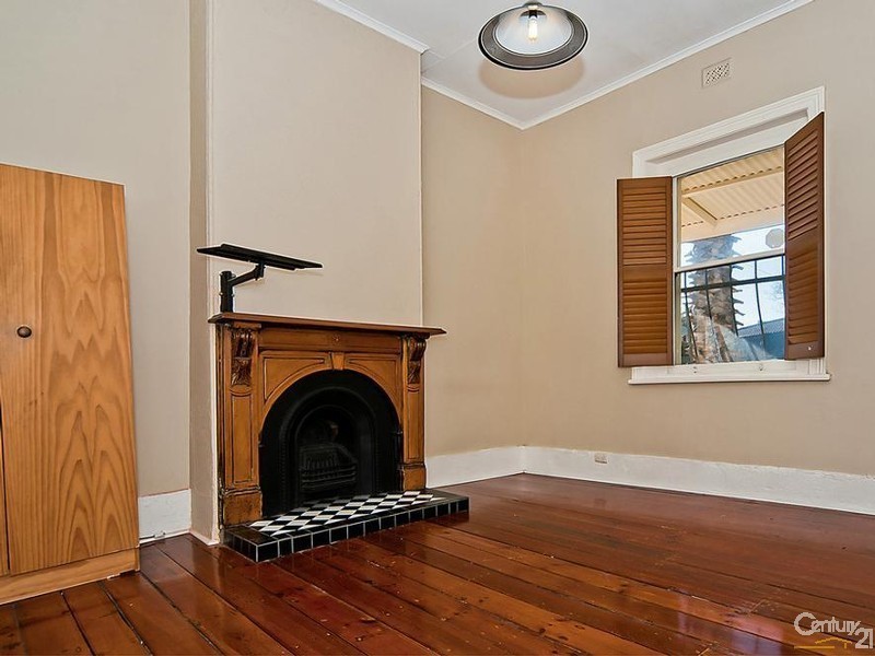 4 Sutherland Street, Glanville SA 5015