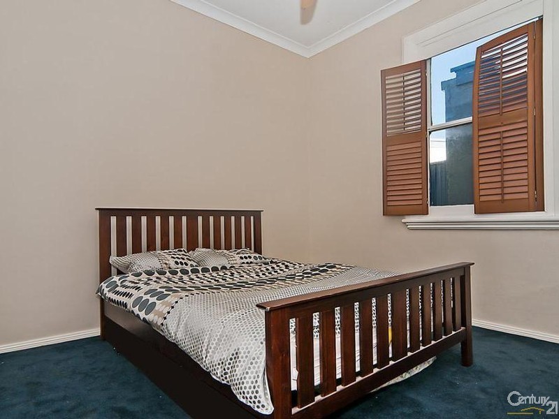 4 Sutherland Street, Glanville SA 5015