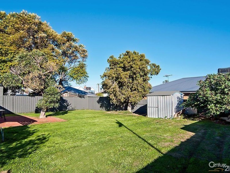 4 Sutherland Street, Glanville SA 5015