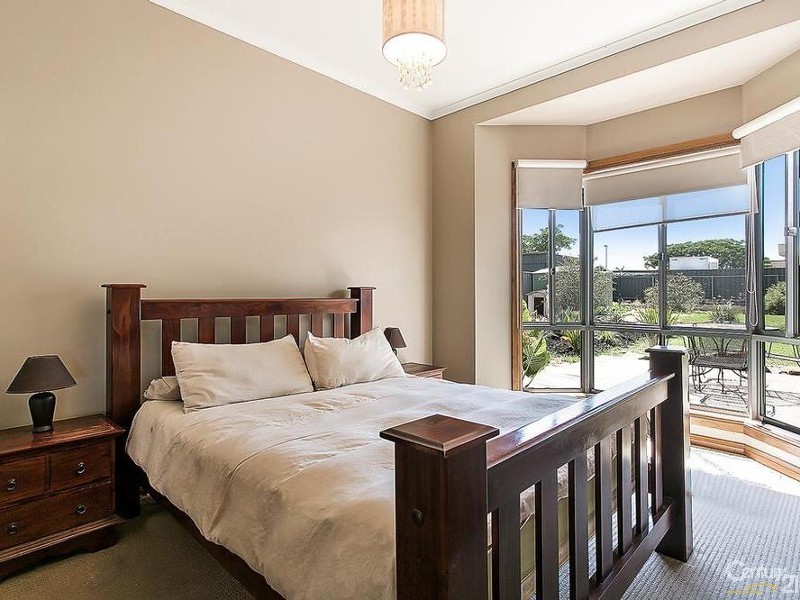 22 Young Street, Semaphore SA 5019