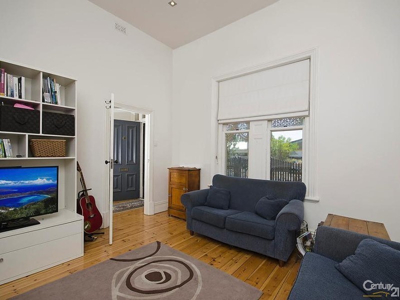 11 Roberts Street, Birkenhead SA 5015