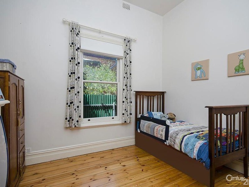 11 Roberts Street, Birkenhead SA 5015