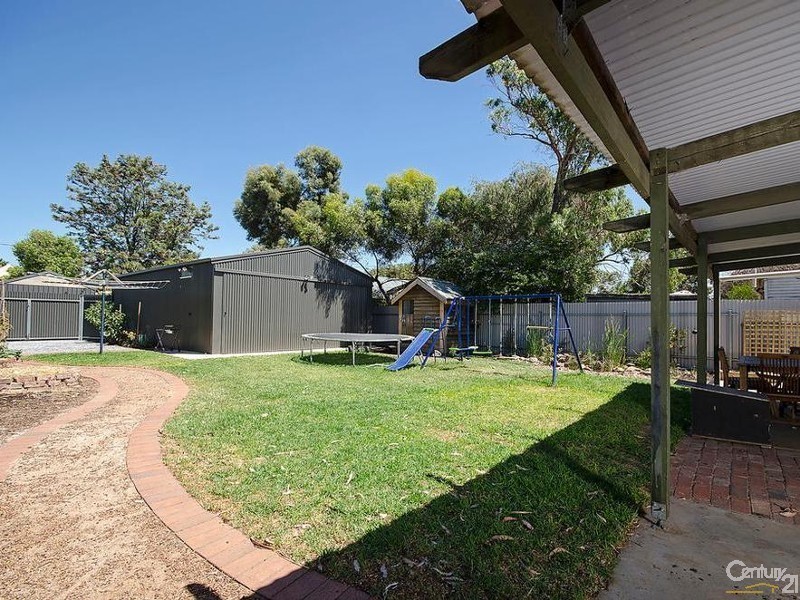 11 Roberts Street, Birkenhead SA 5015