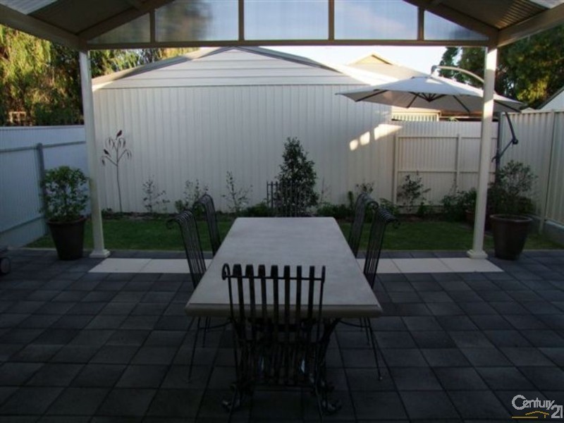 8 JOANNA ST, Largs Bay SA 5016