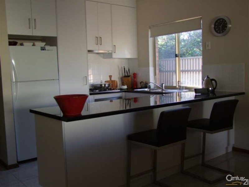 8 JOANNA ST, Largs Bay SA 5016