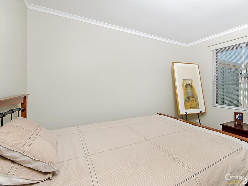 2/10B Lancaster Drive, North Haven SA 5018