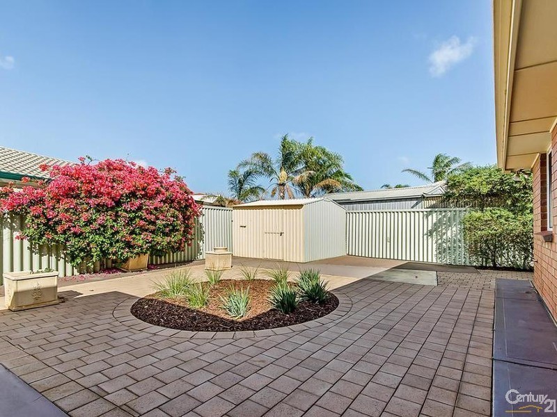 2/10B Lancaster Drive, North Haven SA 5018