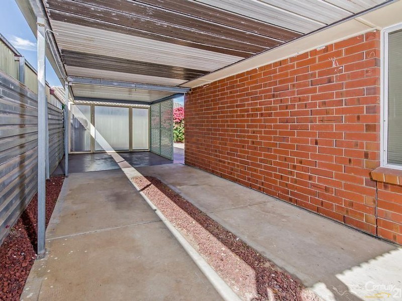 2/10B Lancaster Drive, North Haven SA 5018