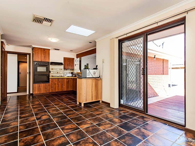 6 Merle Marten Drive, North Haven SA 5018