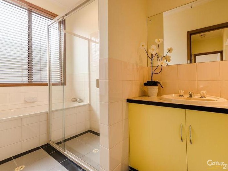 1 Lauriana Court, North Haven SA 5018