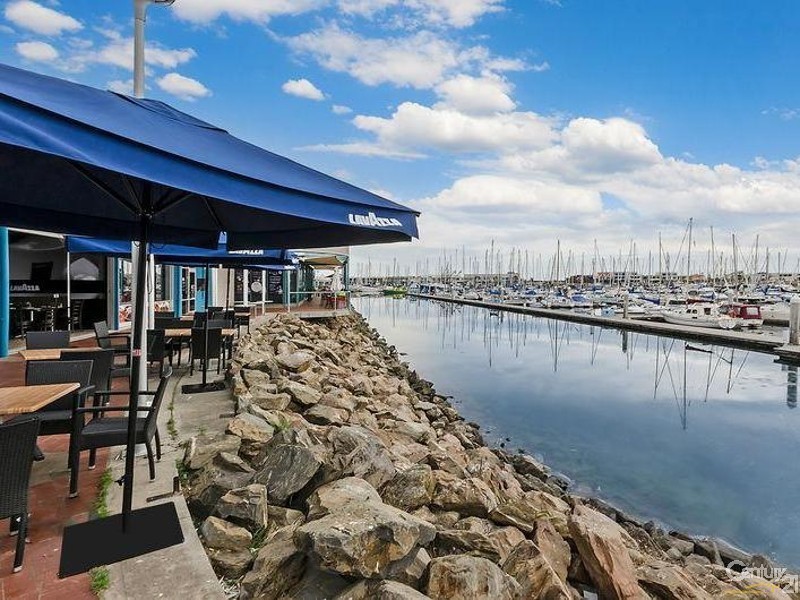 1 Lauriana Court, North Haven SA 5018