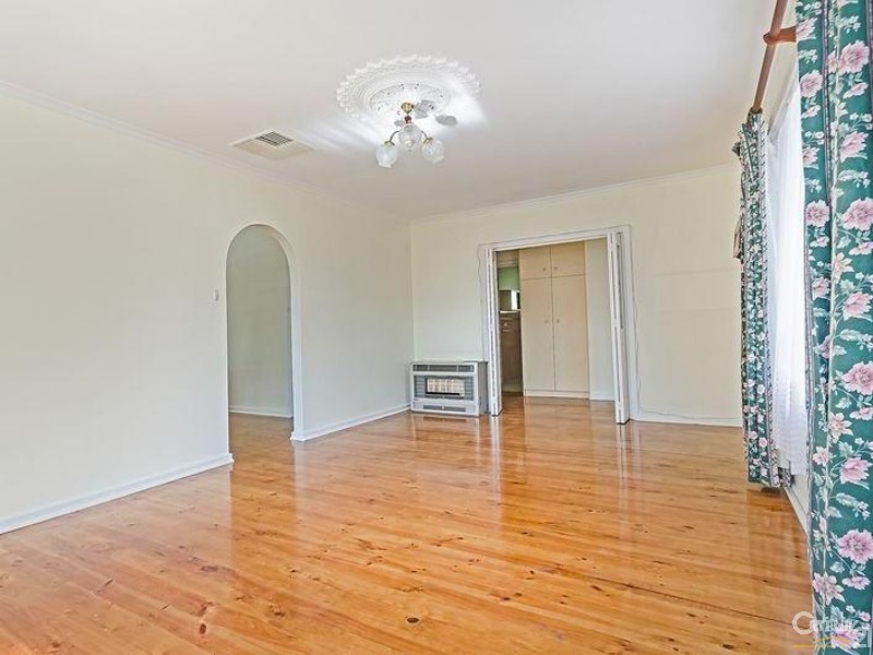 15 Lema Avenue, Fairview Park SA 5126