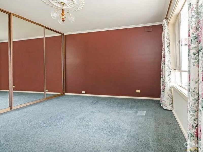 15 Lema Avenue, Fairview Park SA 5126