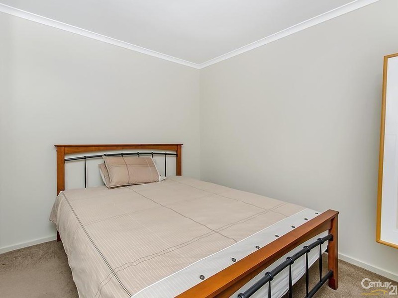 2/10B Lancaster Drive, North Haven SA 5018