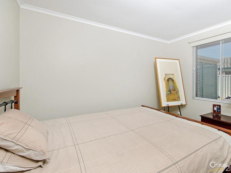 2/10B Lancaster Drive, North Haven SA 5018