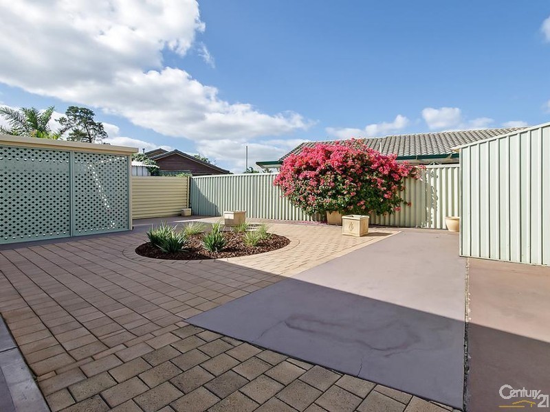 2/10B Lancaster Drive, North Haven SA 5018