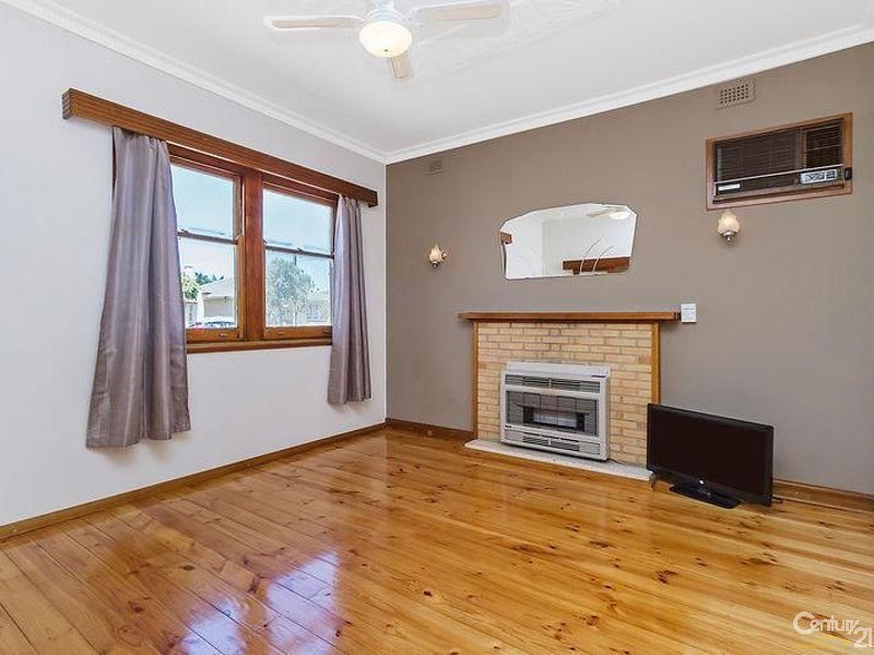 33 Balranald Avenue, Largs Bay SA 5016