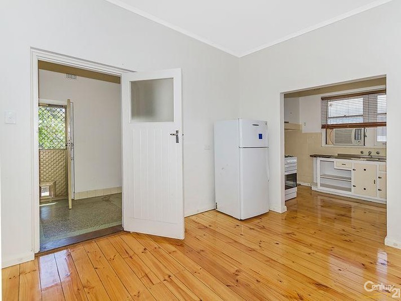33 Balranald Avenue, Largs Bay SA 5016