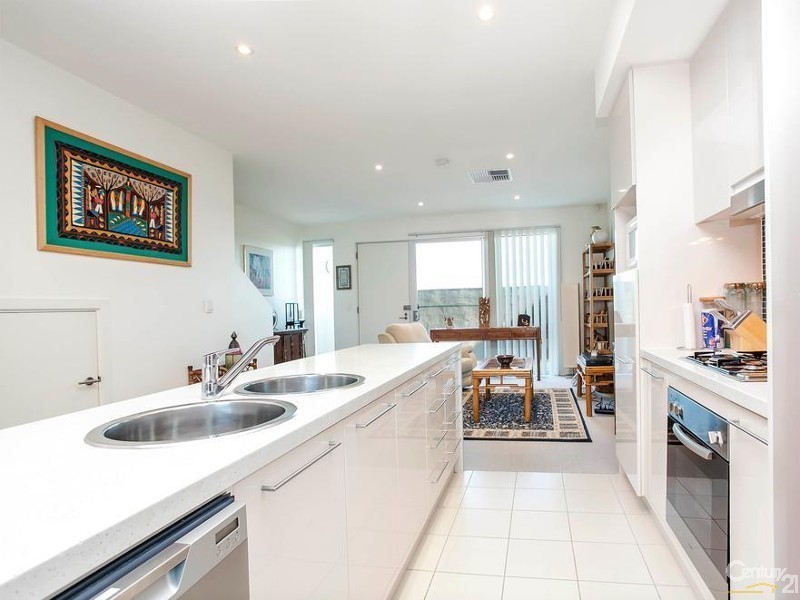 30 Karka Cove, New Port SA 5015