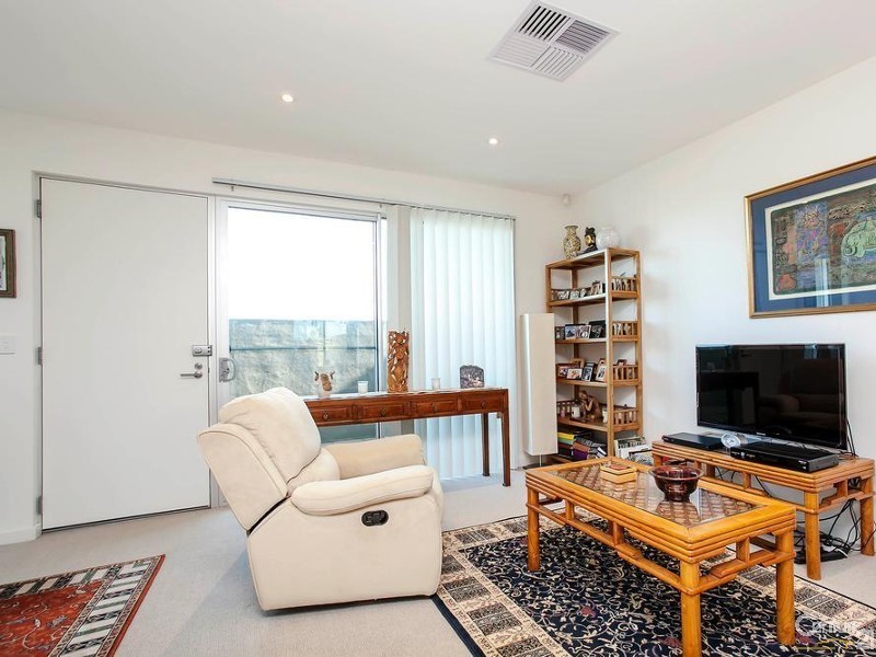 30 Karka Cove, New Port SA 5015