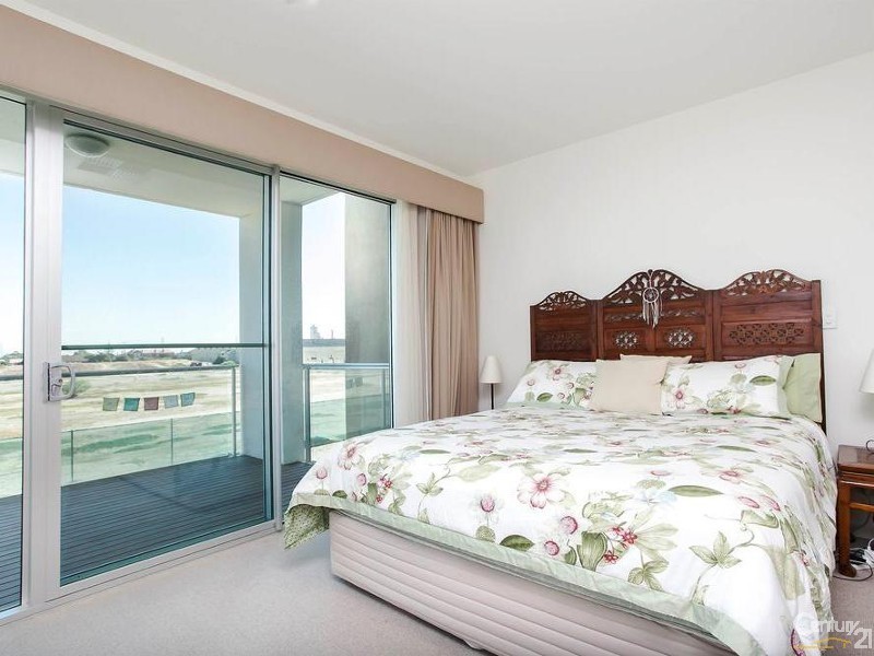 30 Karka Cove, New Port SA 5015