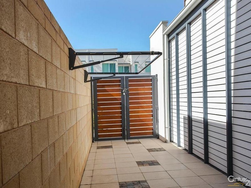 30 Karka Cove, New Port SA 5015