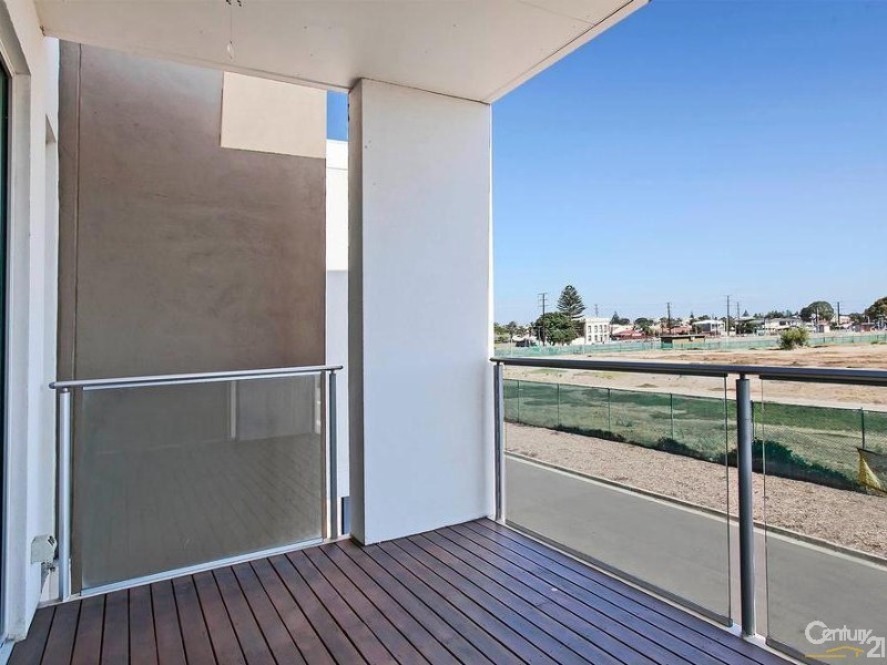 30 Karka Cove, New Port SA 5015