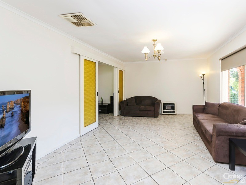 9 Woolaston Road, Salisbury Downs SA 5108