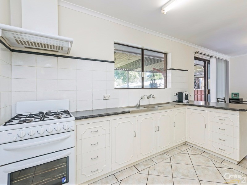 9 Woolaston Road, Salisbury Downs SA 5108