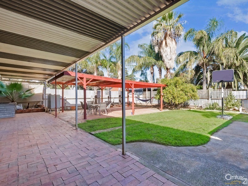 9 Woolaston Road, Salisbury Downs SA 5108