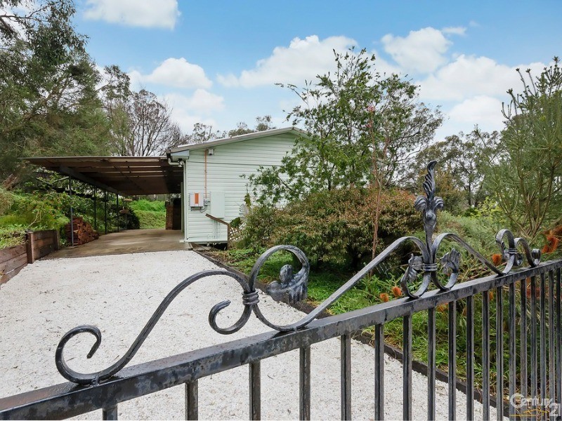 7 Glen Road, Bridgewater SA 5155