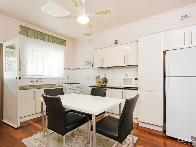 10 Harrold Street, Largs Bay SA 5016