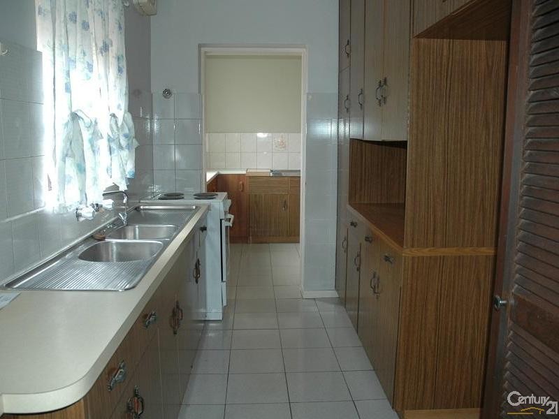 3 Victoria St, Glanville SA 5015