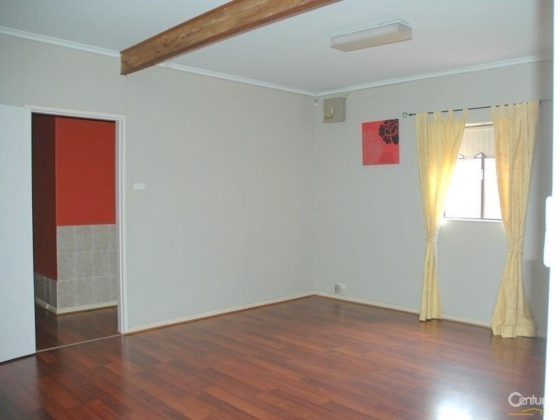 3 Victoria St, Glanville SA 5015