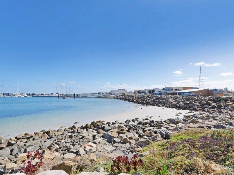 1/2 Cooroyba Court, North Haven SA 5018