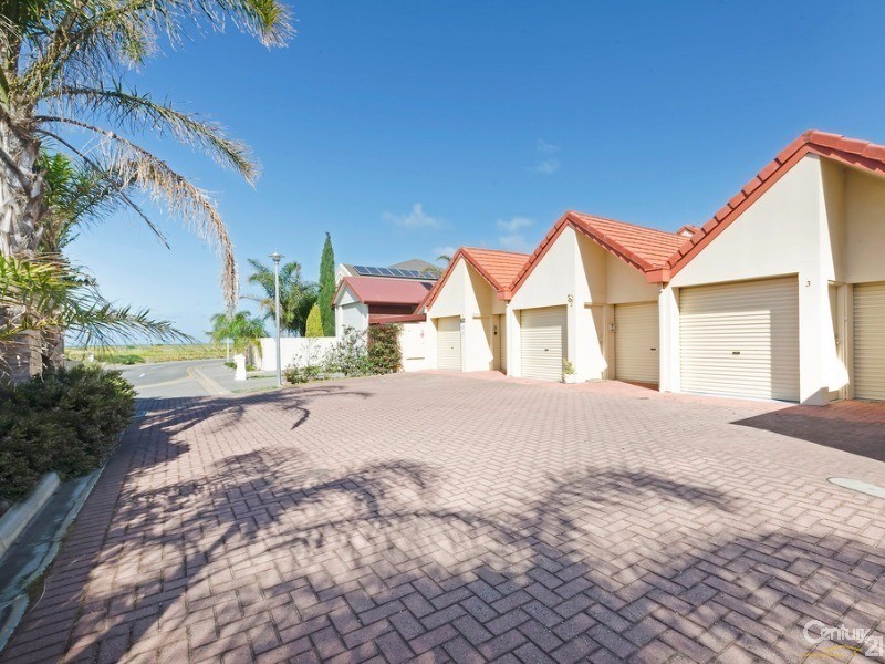 1/2 Cooroyba Court, North Haven SA 5018