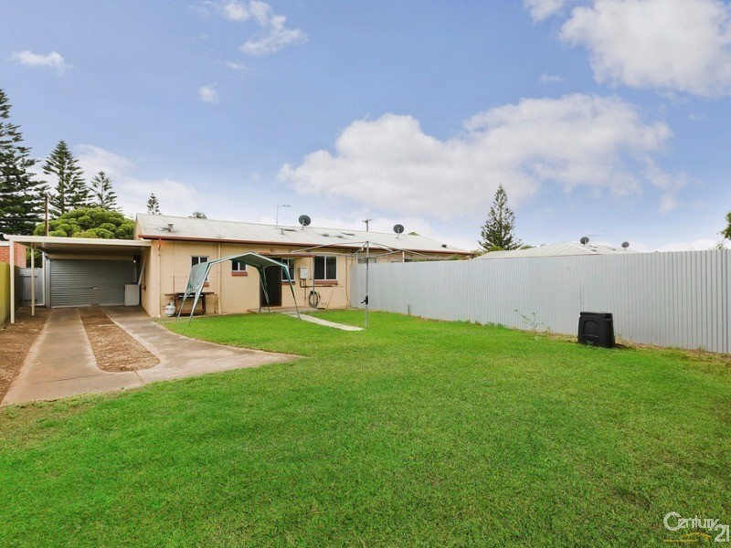 4 Seabourne Road, Taperoo SA 5017