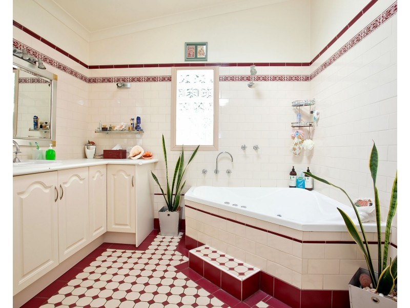 24 Roberts Street, Birkenhead SA 5015