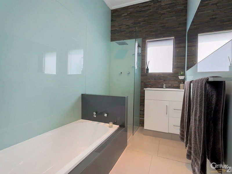 18 West Street, Queenstown SA 5014