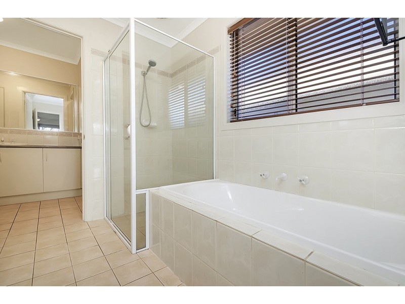 16 Lauren Drive, Paralowie SA 5108