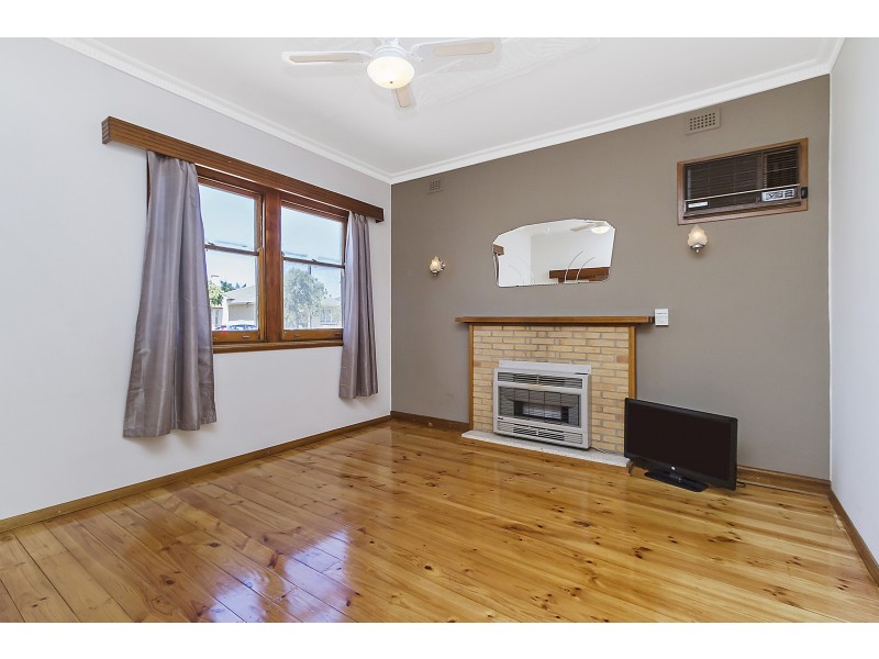 33 Balranald Avenue, Largs Bay SA 5016