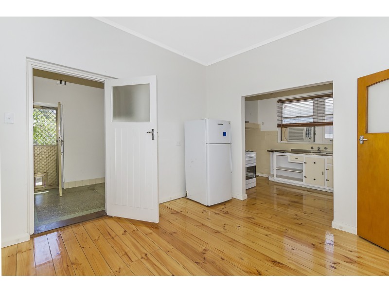 33 Balranald Avenue, Largs Bay SA 5016
