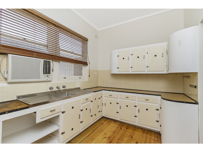 33 Balranald Avenue, Largs Bay SA 5016