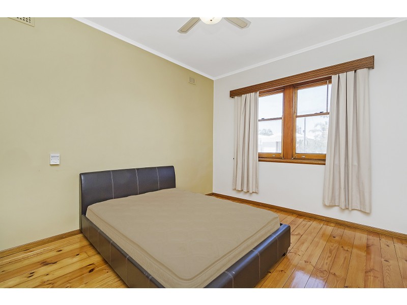 33 Balranald Avenue, Largs Bay SA 5016