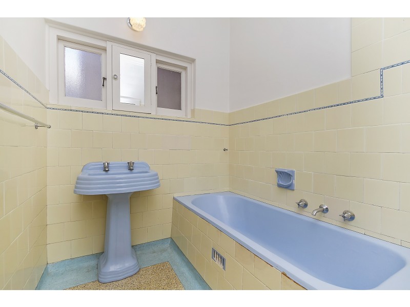 33 Balranald Avenue, Largs Bay SA 5016