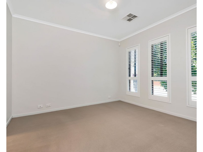 4a Westmoreland Crescent, Largs North SA 5016