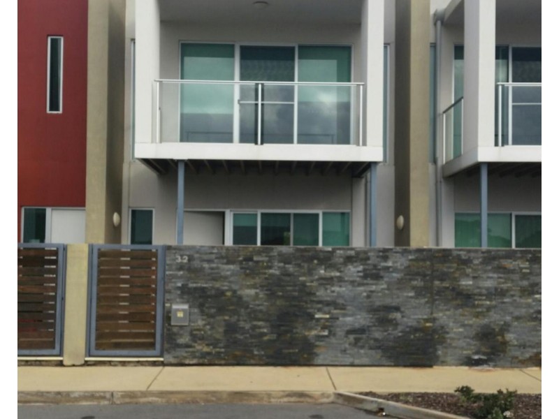 32 Karka Cove, New Port SA 5015